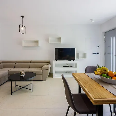 Apartman Einzigartiges Nur 500 Meter Zum Mit Sauna, Gym, Pool, Wifi Crikvenica