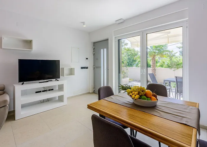 Einzigartiges Nur 500 Meter Zum Mit Sauna, Gym, Pool, Wifi