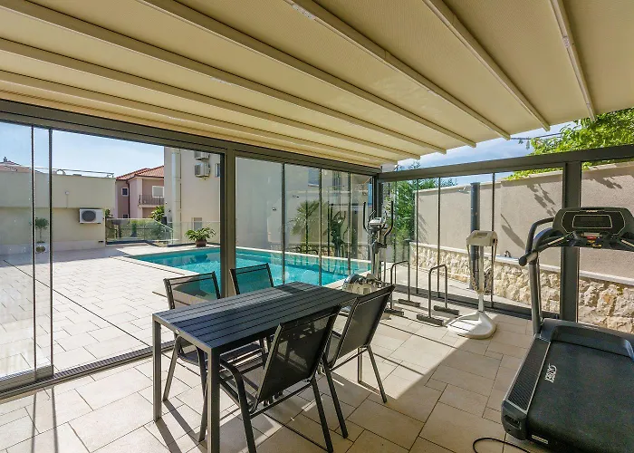 Lägenhet Einzigartiges Nur 500 Meter Zum Mit Sauna, Gym, Pool, Wifi Crikvenica