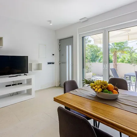 Einzigartiges Nur 500 Meter Zum Mit Sauna, Gym, Pool, Wifi