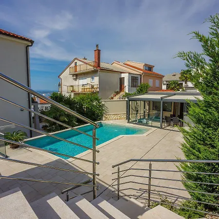 Einzigartiges Nur 500 Meter Zum Mit Sauna, Gym, Pool, Wifi Crikvenica