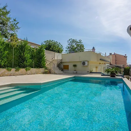 Einzigartiges Nur 500 Meter Zum Mit Sauna, Gym, Pool, Wifi